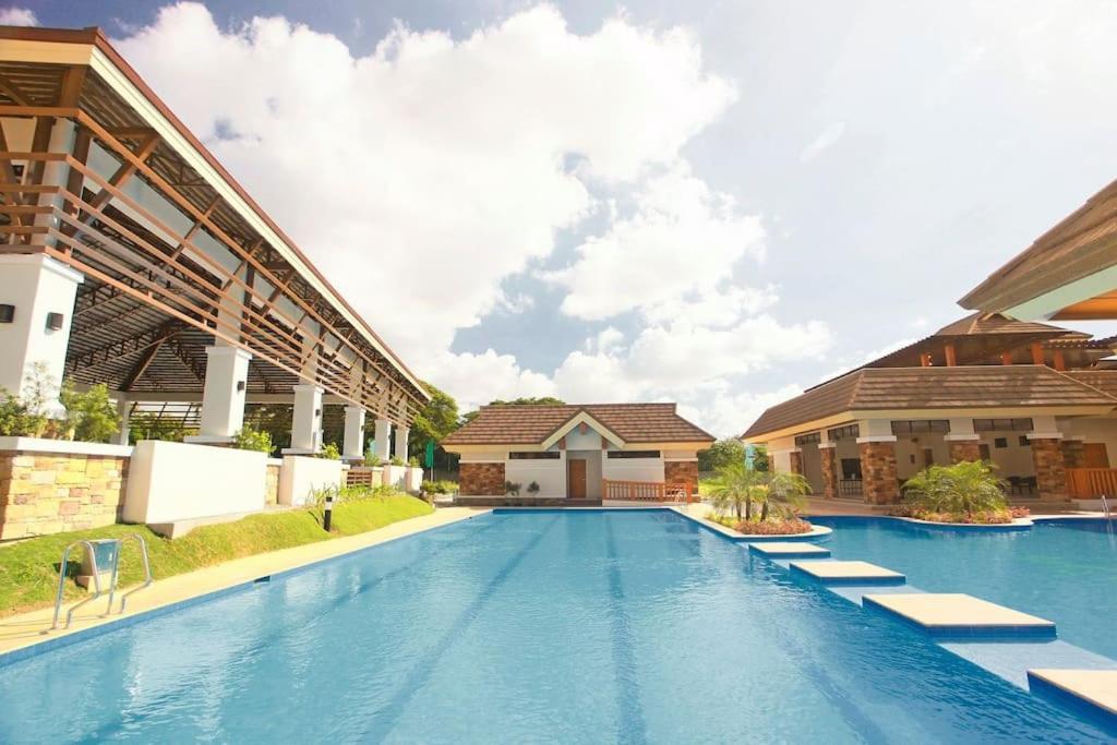 Dreamy 2Br Condo, With A Golf Course View Cebu Exterior photo